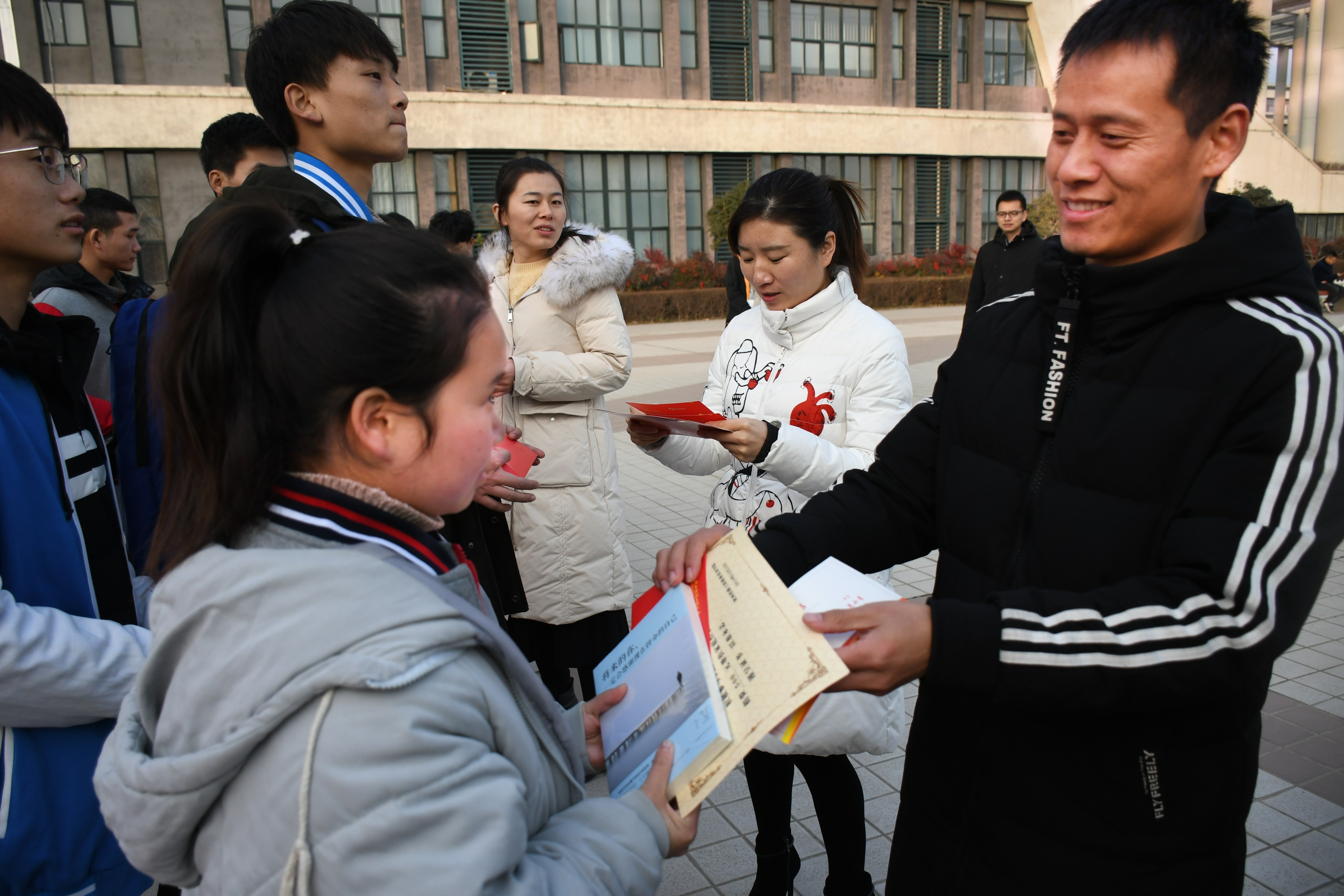建筑系举行"一对一"结对帮扶活动启动仪式